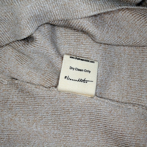 Line & Dot Vivi Sweater Knit V-Neck Crop Cuffed - Picture 7 of 7